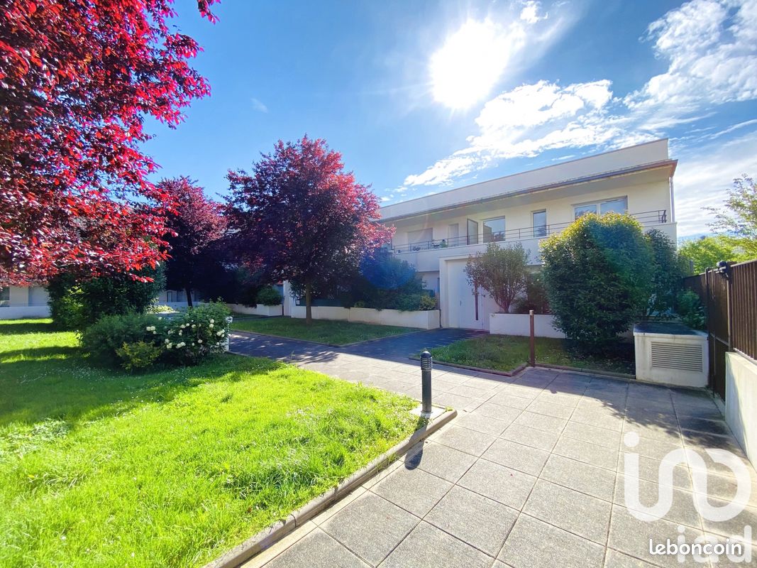 2 bedrooms Apartment in Epernon, France No. 256079