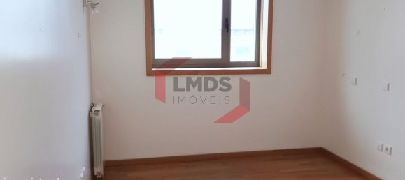 Квартира с 3 спальнями в Матозиньюш, Португалия № 32242 12