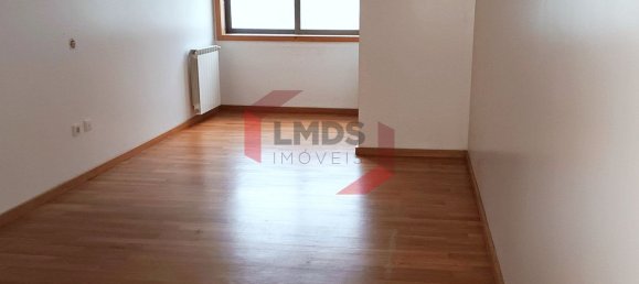 Квартира с 3 спальнями в Матозиньюш, Португалия № 32242 10