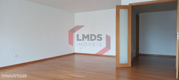 Квартира с 3 спальнями в Матозиньюш, Португалия № 32242 5