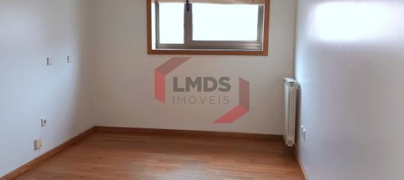 Квартира с 3 спальнями в Матозиньюш, Португалия № 32242 14