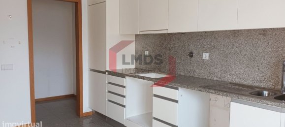 Квартира с 3 спальнями в Матозиньюш, Португалия № 32242 8