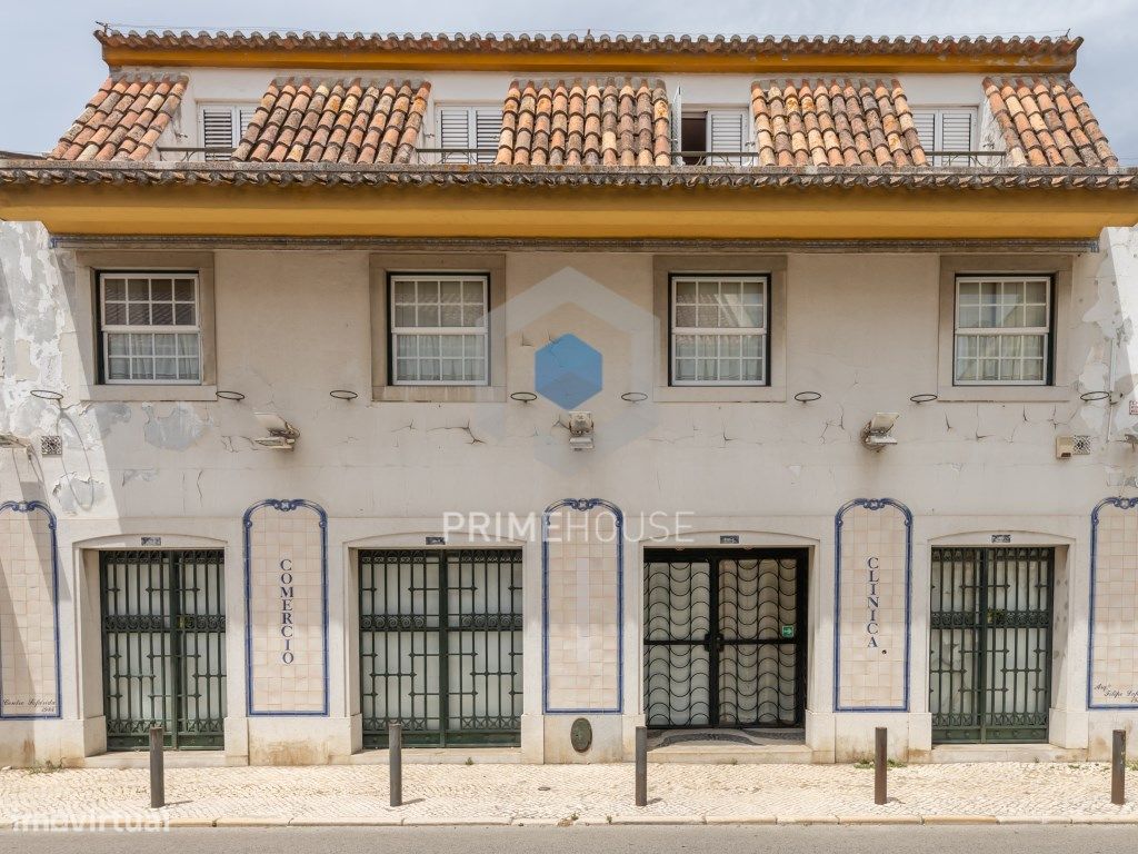 Здание с 9 спальнями в Сетубал, Португалия № 250052