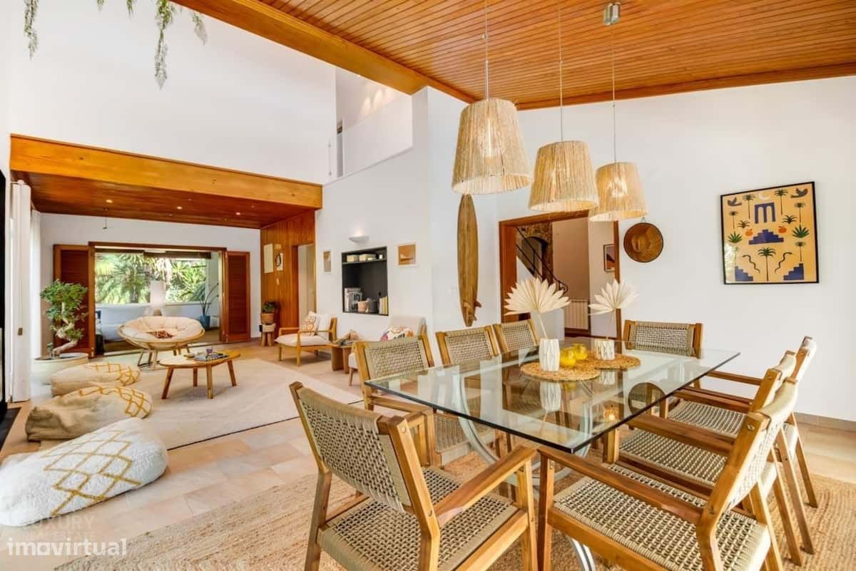 5 bedrooms Villa in Almada, Portugal No. 117744