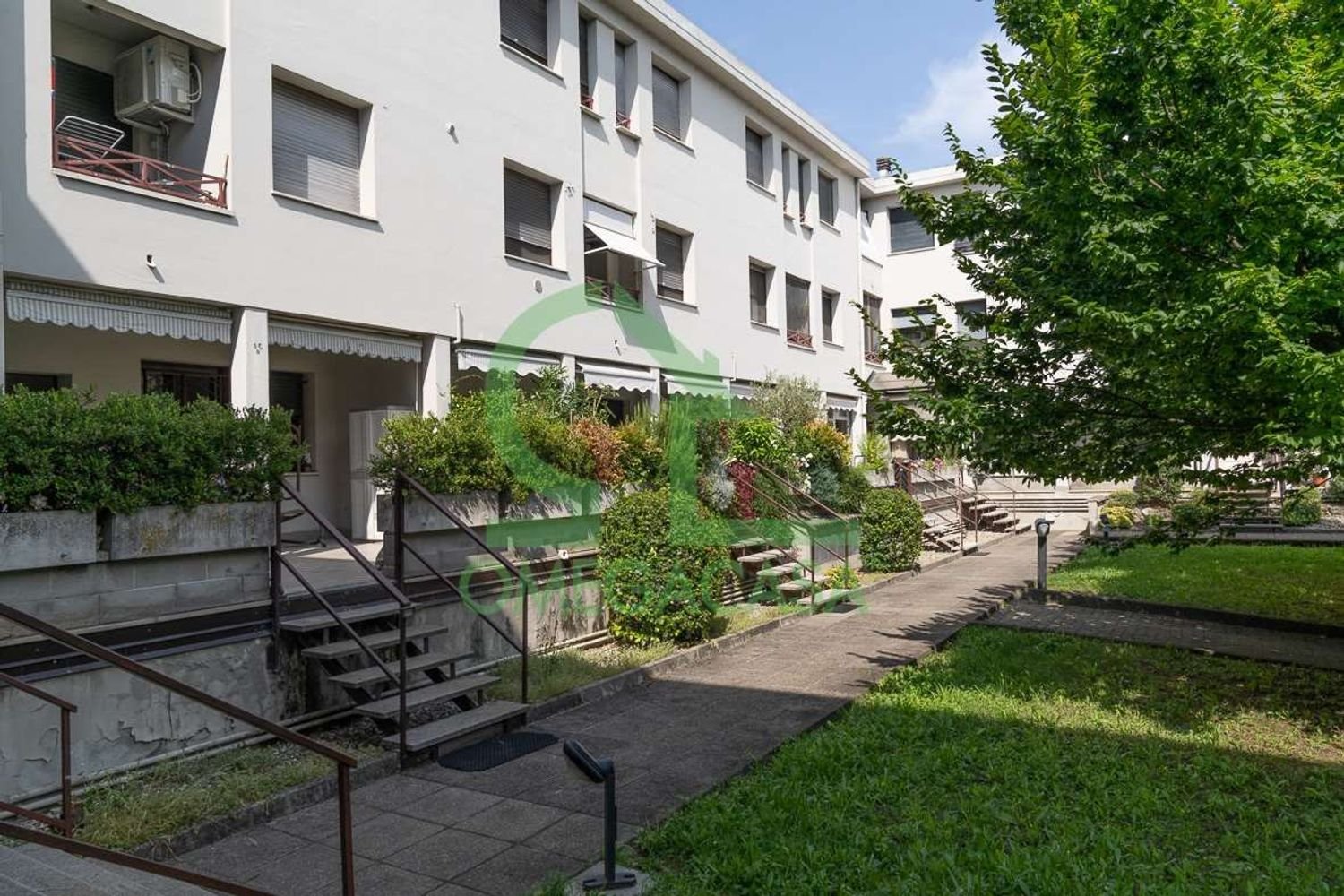 3 rooms Apartment in Piacenza, Italy No. 188321