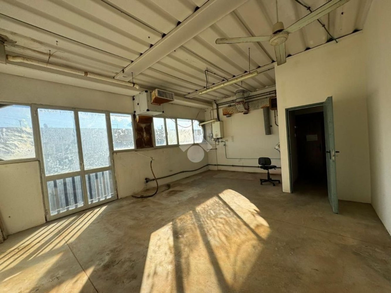 124m² Warehouse in Lastra a Signa, Italy No. 44426