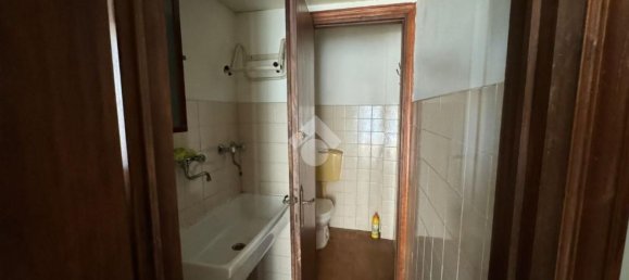 124m² Warehouse in Lastra a Signa, Italy No. 44426 9