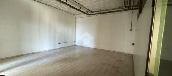 124m² Warehouse in Lastra a Signa, Italy No. 44426 24