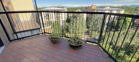 4 bedrooms Apartment in Monza, Italy No. 329546 4