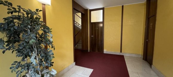 4 bedrooms Apartment in Monza, Italy No. 329546 17