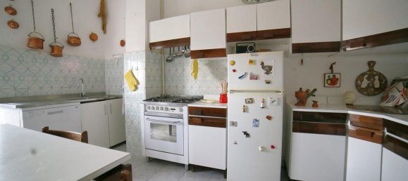 4 bedrooms Apartment in Monza, Italy No. 329546 13