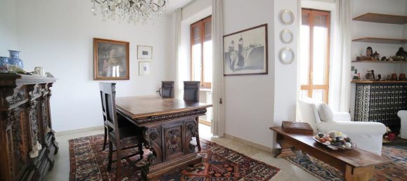 4 bedrooms Apartment in Monza, Italy No. 329546 10