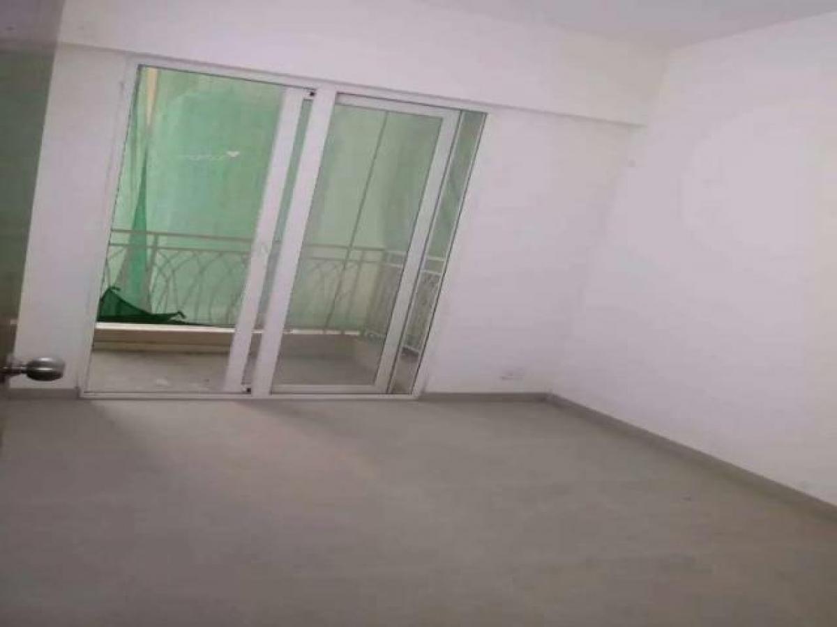 3 bedrooms House in Noida, India No. 67800