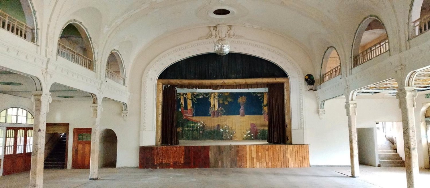 40-salle Ferme à Leipzig, Germany No. 304105