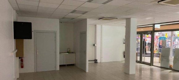 77m² Commercial property in Schiltigheim, France No. 158216 4