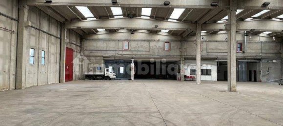 4-Zimmer Lagerhaus in Cerro Maggiore, Italy, Nr. 75812 2