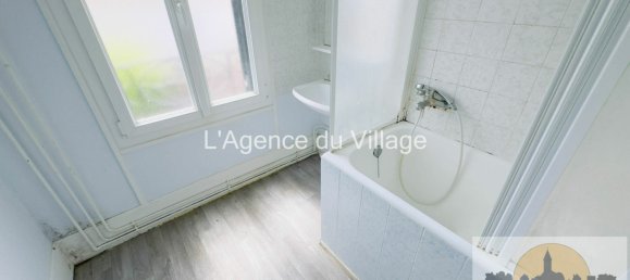 3 bedrooms House in Henonville, France No. 273984 7