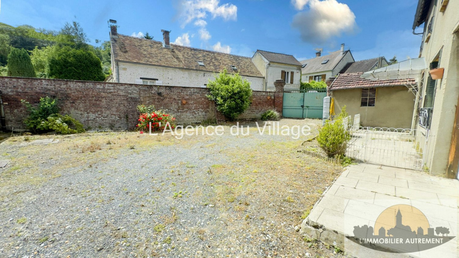 3 bedrooms House in Henonville, France No. 273984