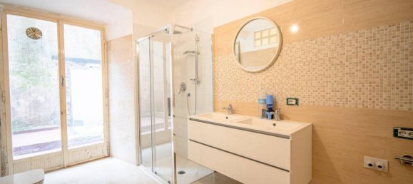 9 rooms Apartment in Genoa, Italy No. 32491 7