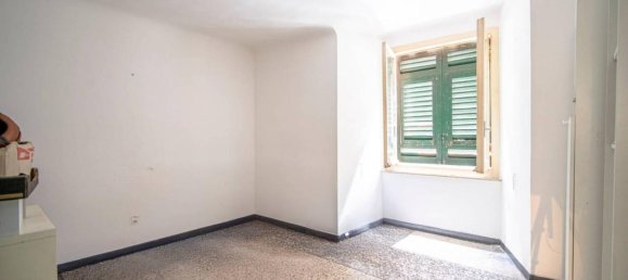 9 rooms Apartment in Genoa, Italy No. 32491 15