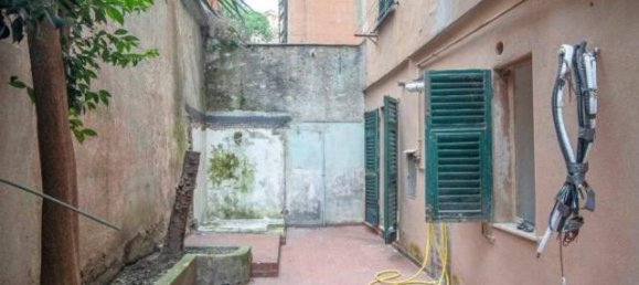 9 rooms Apartment in Genoa, Italy No. 32491 10