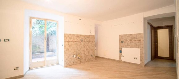 9 rooms Apartment in Genoa, Italy No. 32491 2