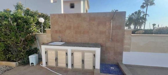 4 غرف نوم منزل في Larnaca, Cyprus رقم 15721 2