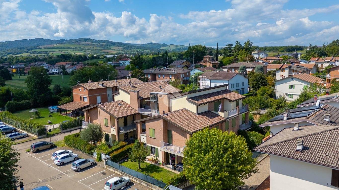 2 bedrooms Apartment in Scandiano, Italy No. 380492