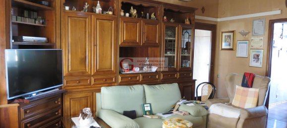 5 bedrooms Apartment in Cascina, Italy No. 331678 3