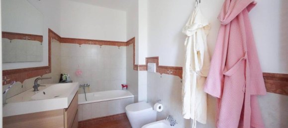 Квартира с 4 комнатами в Пало дель Колле, Италия № 42629 15