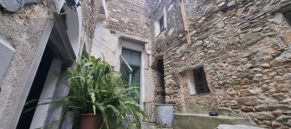 6 Schlafzimmer Haus in Castelvecchio di Rocca Barbena, Italy, Nr. 334729 33
