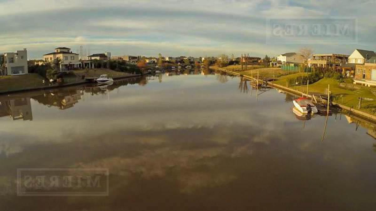  Land in Tigre, Argentina No. 116928