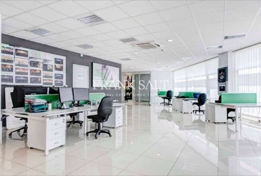 700m² Office in Ta' Xbiex, Malta No. 11946