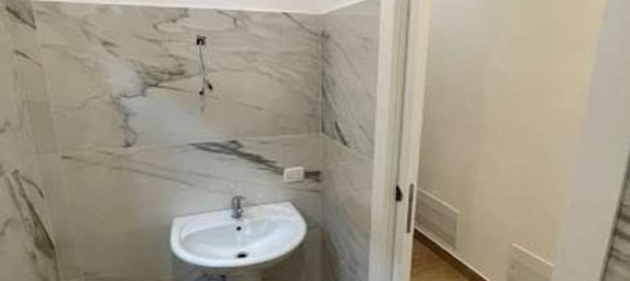 4 bedrooms Apartment in Jesi, Italy No. 331553 6