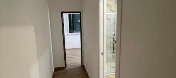 4 bedrooms Apartment in Jesi, Italy No. 331553 3