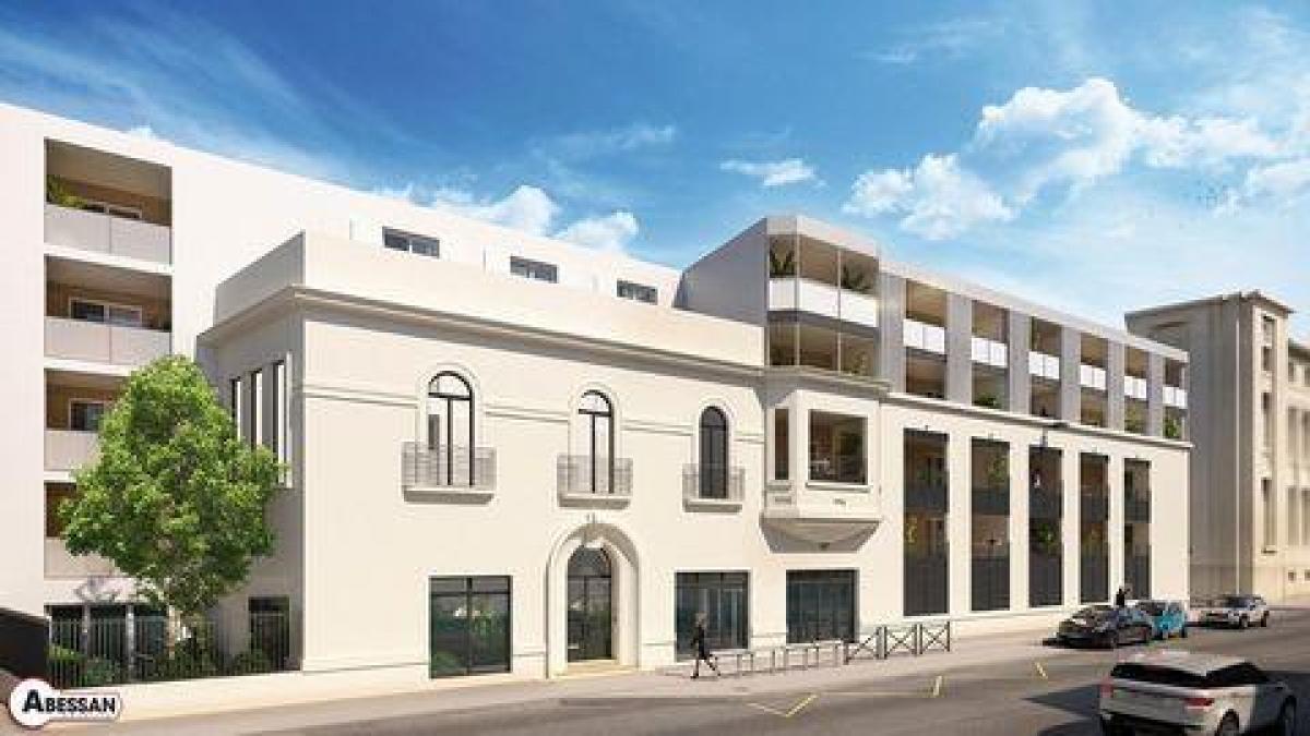 3 bedrooms Condo in Nimes, France No. 31663