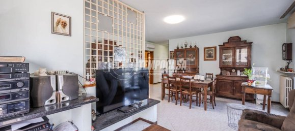 2 bedrooms Apartment in Fontevivo, Italy No. 295771 5