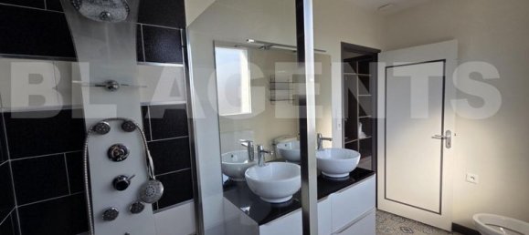 3 bedrooms House in Castres, France No. 363410 14