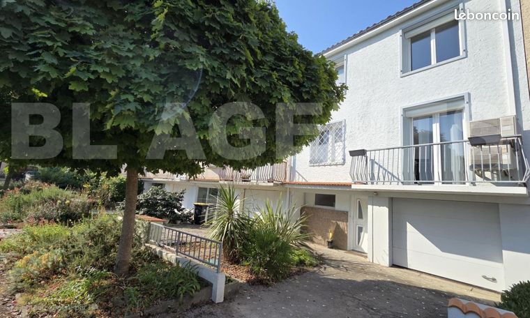 3 bedrooms House in Castres, France No. 363410