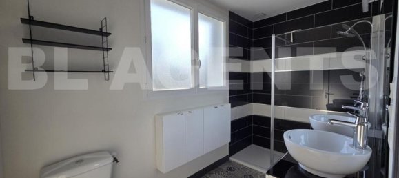 3 bedrooms House in Castres, France No. 363410 13