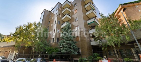 2 bedrooms Apartment in Milan, Italy No. 378668 26