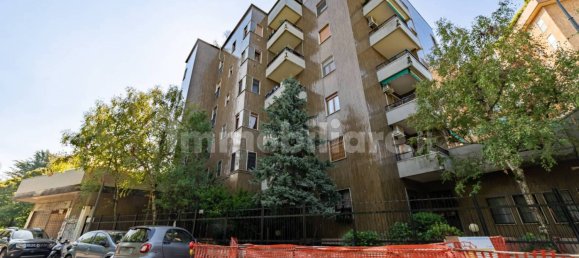 2 bedrooms Apartment in Milan, Italy No. 378668 27