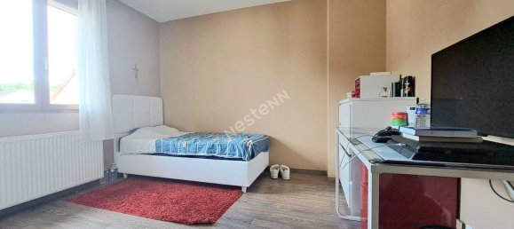 4 bedrooms House in Asnieres-sur-Oise, France No. 176451 8