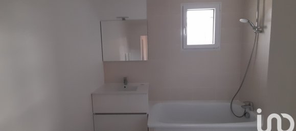 2 bedrooms House in Mortefontaine-en-Thelle, France No. 215404 6