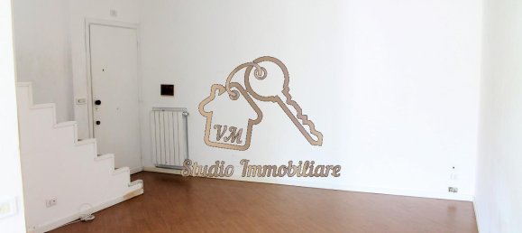 3 rooms Apartment in Rome, Italy No. 229368 2