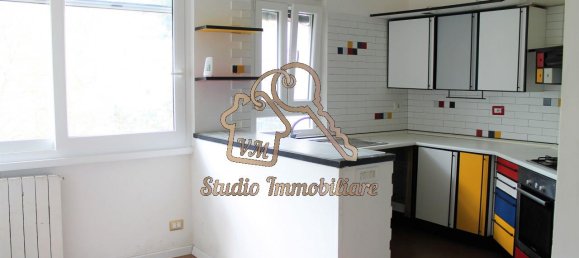 3 rooms Apartment in Rome, Italy No. 229368 4