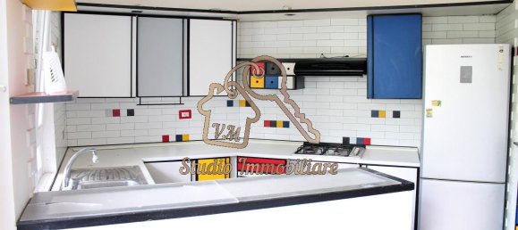 3 rooms Apartment in Rome, Italy No. 229368 5