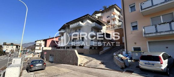 3 rooms Apartment in Trento, Italy No. 32332 2