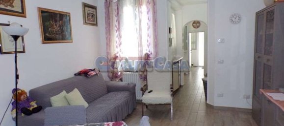 2-salle Appartement à Falconara Marittima, Italy No. 224281 5