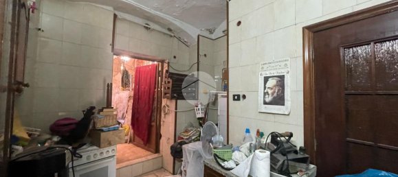 Квартира с 4 комнатами в Торре дель Греко, Италия № 2056 5